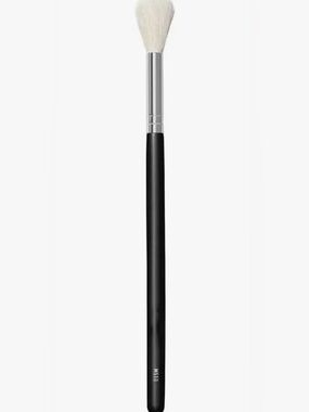 NWT M510 - Morphe Pro Round Blender Brush Natural - Brand New - Discontinued